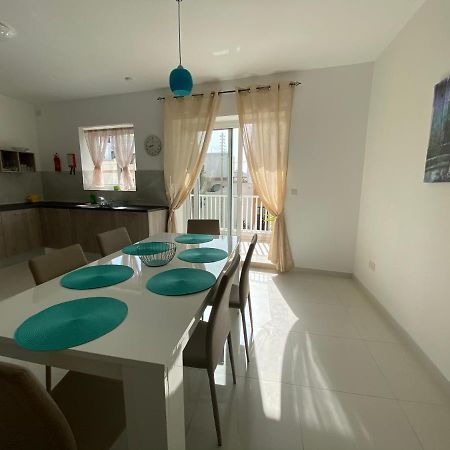 Sunshine Apartments Mellieha - Modern Three Bedroom Apartment - Apt No 2 Exterior photo